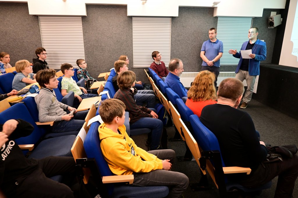 2752_2024-25-Finale-EFGH-01.jpg 2752_2024-25-Finale-EFGH-01.jpg