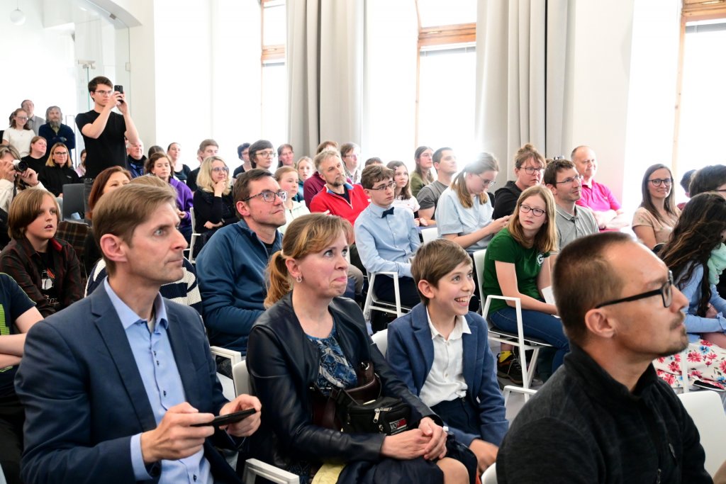 2774_2024-25-Finale-EFGH-23.jpg 2774_2024-25-Finale-EFGH-23.jpg